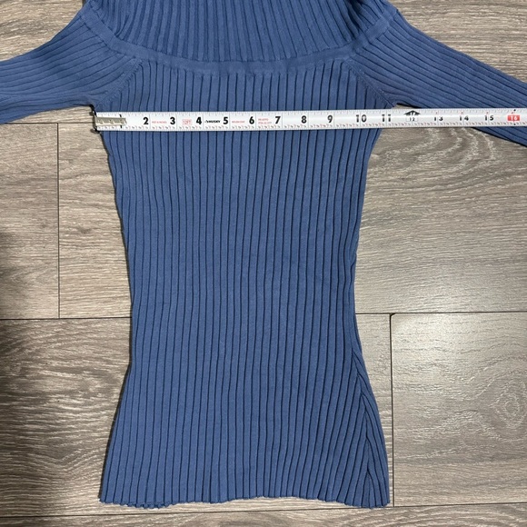 BCBGMaxAzria Blue Off-the-Shoulder Elegant Stretchy Sweater Size XXS - Picture 14 of 17